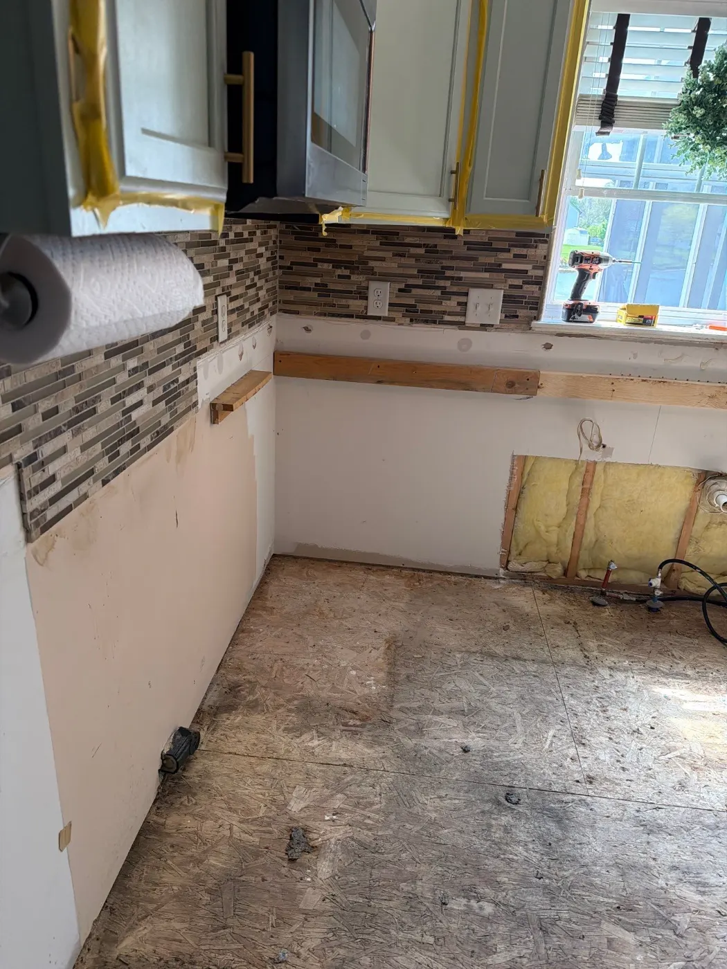 Containment setup for mold remediation in Sycamore Springs home