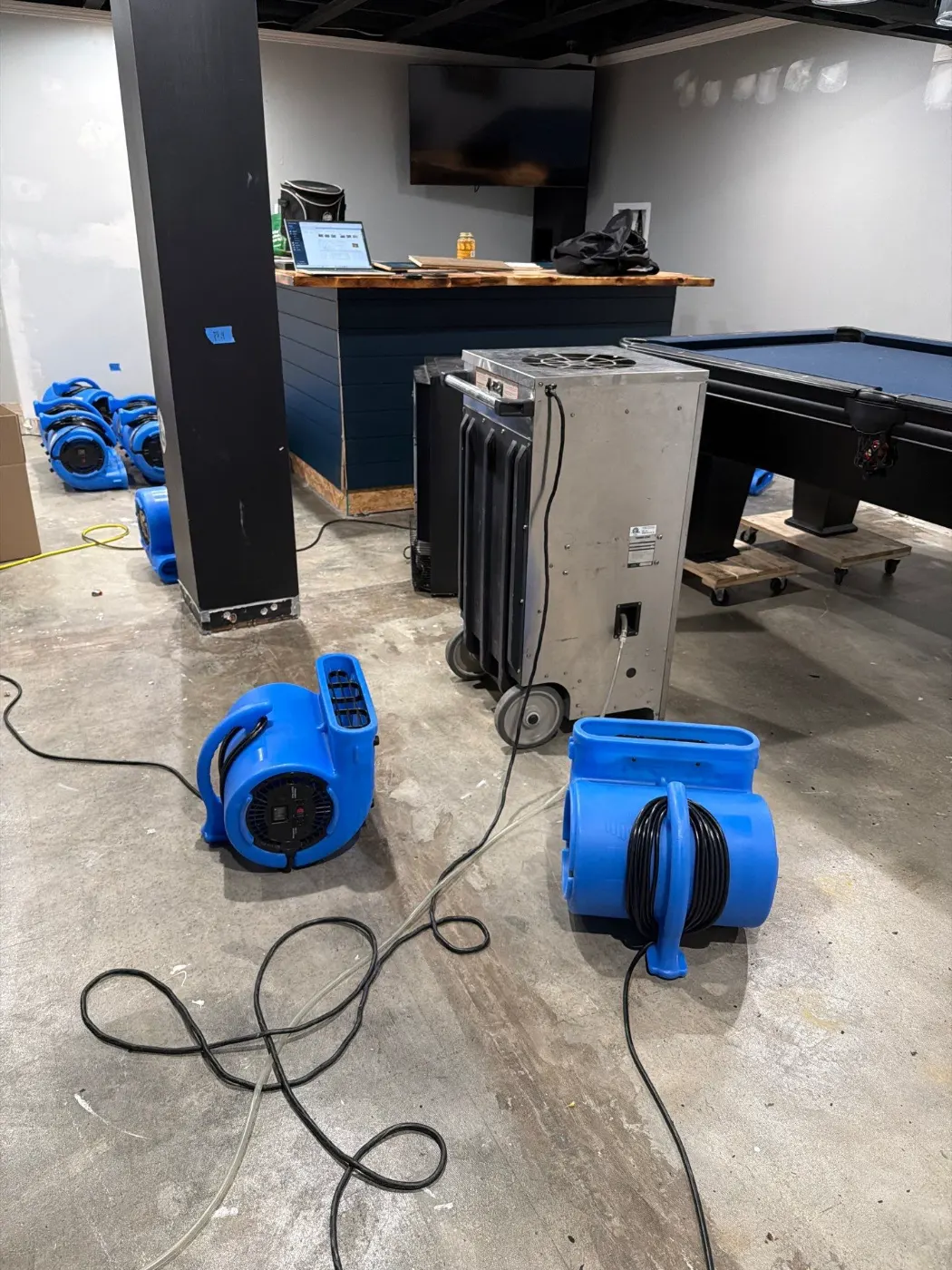 Large-scale water extraction in Sycamore Springs business space